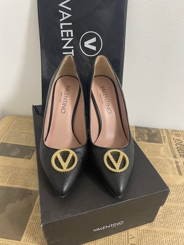 Valentino garavani logo - valentino,